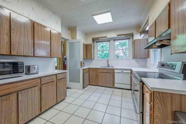 112 Harrison Street, Lawrence, NY 11559