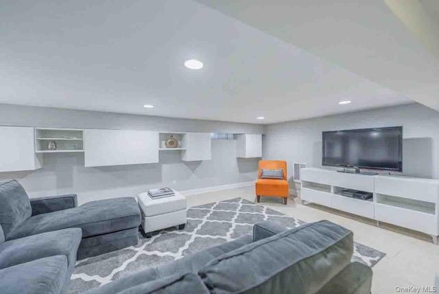 112 Harrison Street, Lawrence, NY 11559