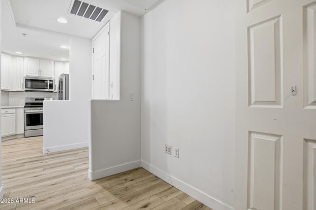 5350 E DEER VALLEY Drive 2435, Phoenix, AZ 85054