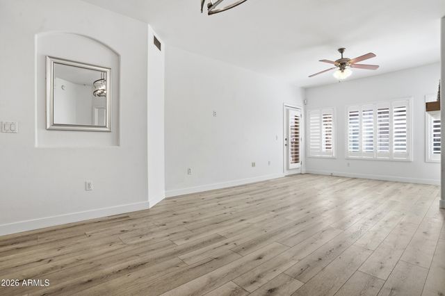 5350 E DEER VALLEY Drive 2435, Phoenix, AZ 85054