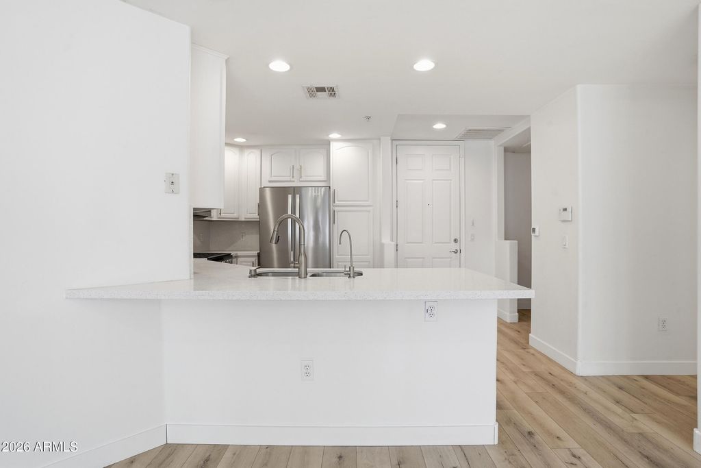5350 E DEER VALLEY Drive 2435, Phoenix, AZ 85054 — photo 4
