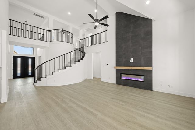 9925 Casa Frontera Drive, Fort Worth, TX 76179