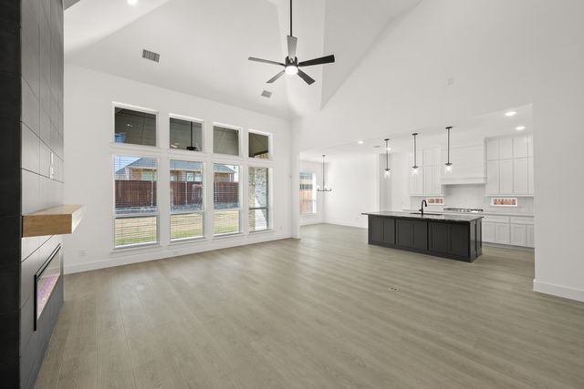 9925 Casa Frontera Drive, Fort Worth, TX 76179