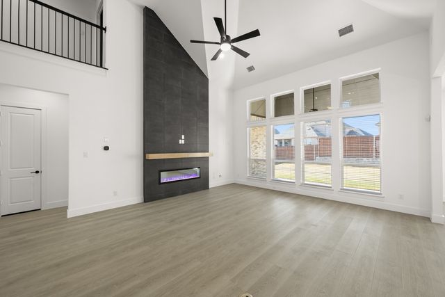 9925 Casa Frontera Drive, Fort Worth, TX 76179