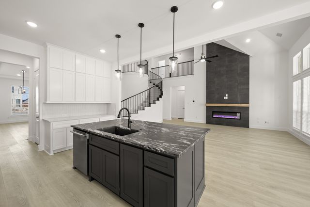 9925 Casa Frontera Drive, Fort Worth, TX 76179