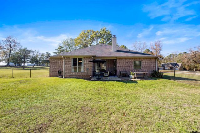 16785 S Lakeview Dr, Troup, TX 75789