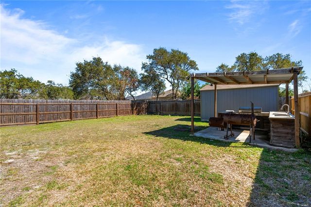 2001 Sunnycrest St, Corpus Christi, TX 78418