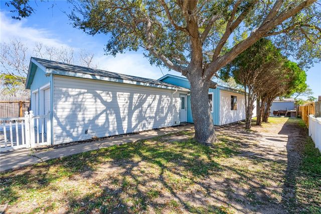 2001 Sunnycrest St, Corpus Christi, TX 78418