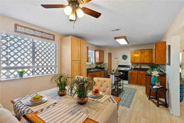 2001 Sunnycrest St, Corpus Christi, TX 78418