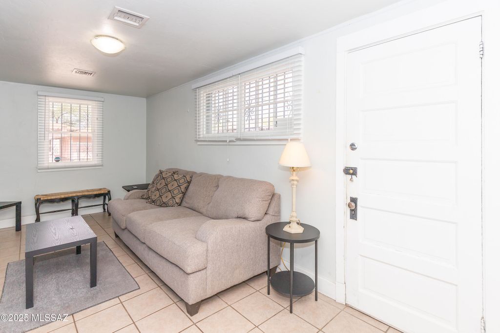 1018 N Jacobus Avenue, Tucson, AZ 85705