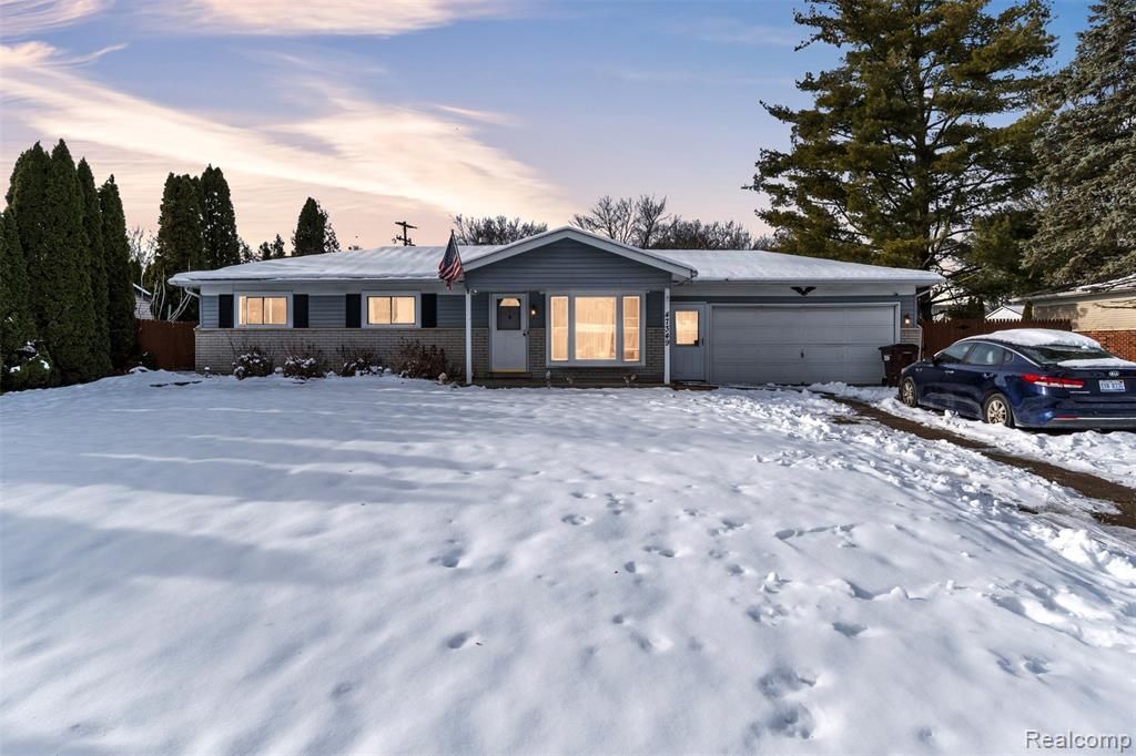 47349 Nita Drive, Shelby Twp, MI 48317