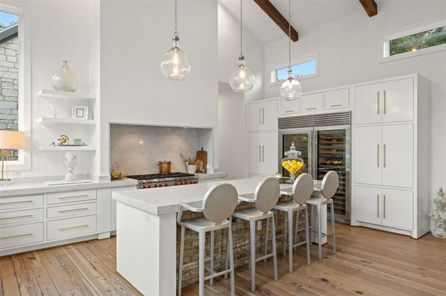 599 Dario DR, Dripping Springs, TX 78620
