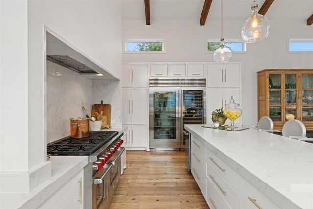 599 Dario DR, Dripping Springs, TX 78620