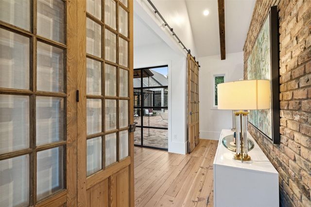 599 Dario DR, Dripping Springs, TX 78620