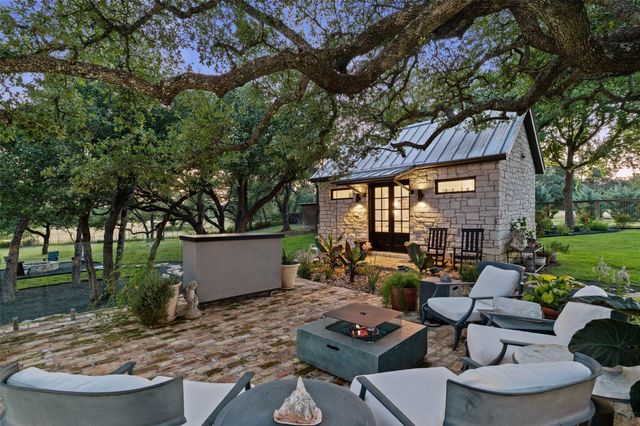 599 Dario DR, Dripping Springs, TX 78620