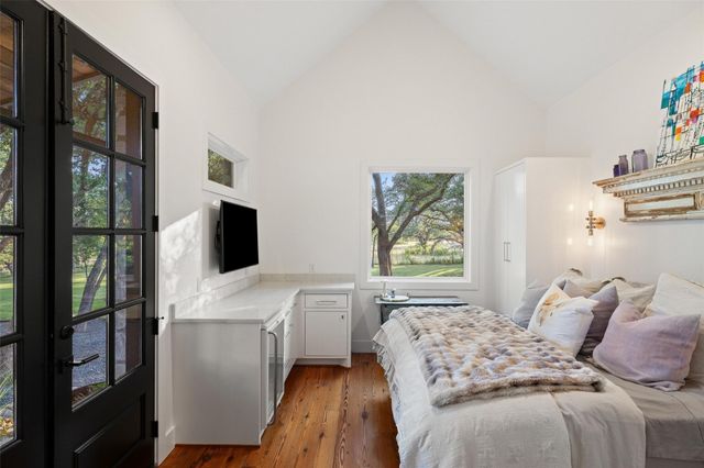 599 Dario DR, Dripping Springs, TX 78620