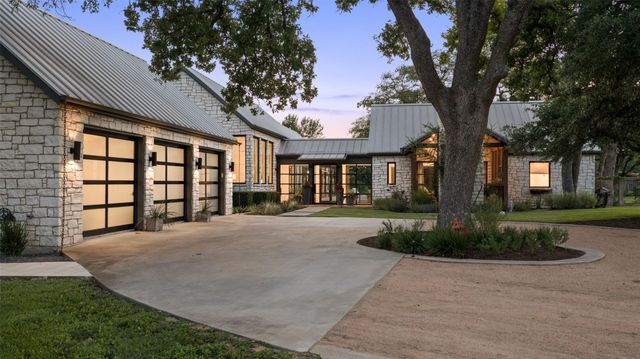 599 Dario DR, Dripping Springs, TX 78620