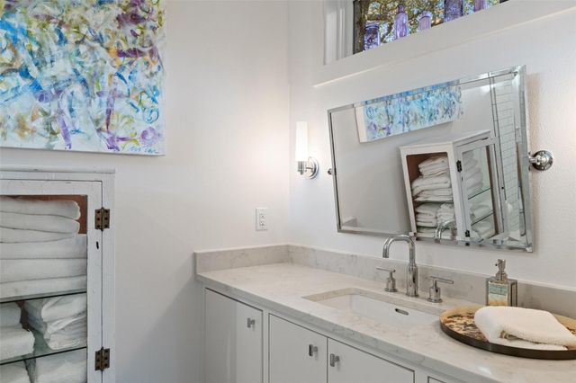 599 Dario DR, Dripping Springs, TX 78620