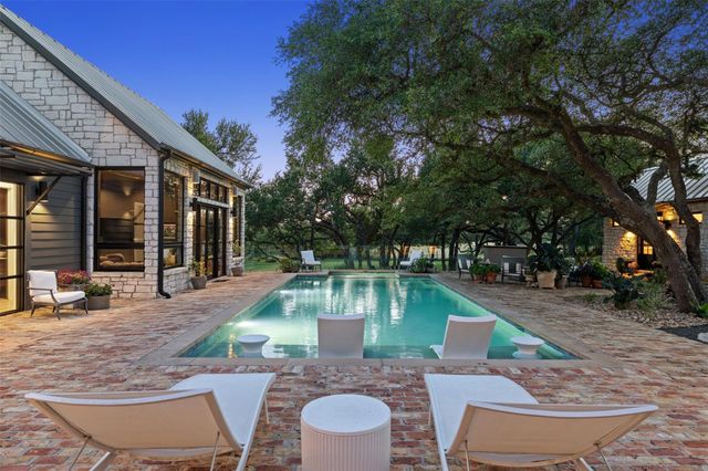 599 Dario DR, Dripping Springs, TX 78620