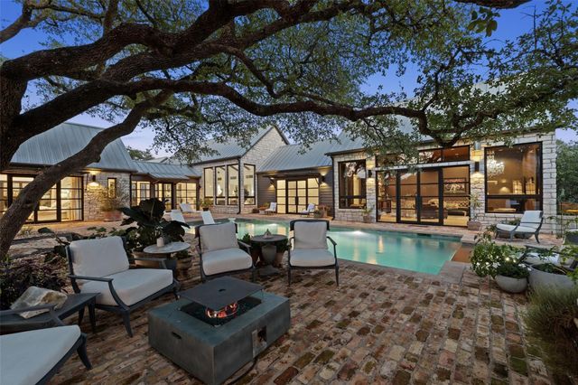 599 Dario DR, Dripping Springs, TX 78620