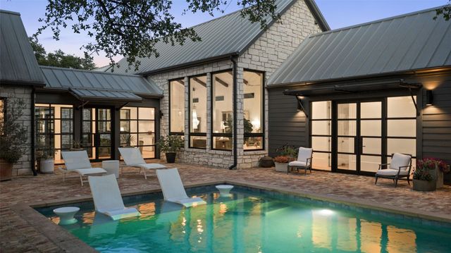 599 Dario DR, Dripping Springs, TX 78620