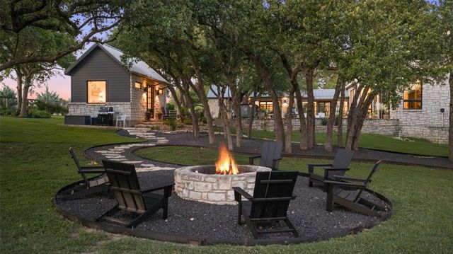 599 Dario DR, Dripping Springs, TX 78620