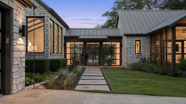 599 Dario DR, Dripping Springs, TX 78620