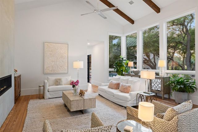 599 Dario DR, Dripping Springs, TX 78620