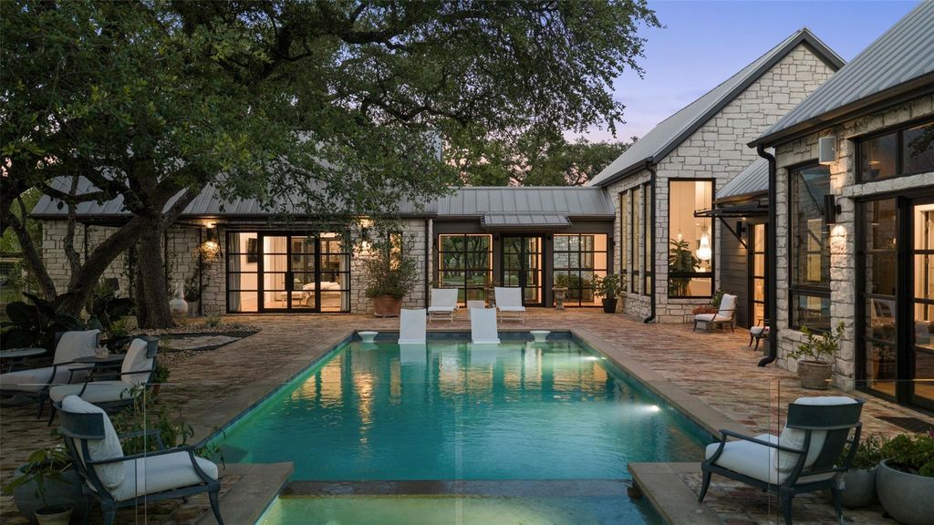 599 Dario DR, Dripping Springs, TX 78620