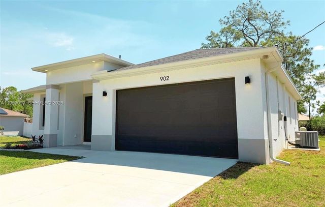 902 Magnolia Avenue, Lehigh Acres, FL 33972