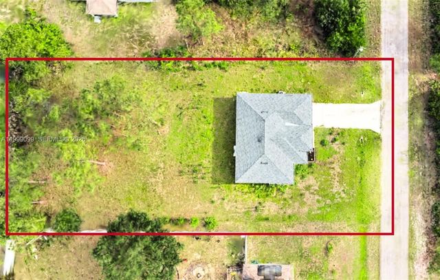 902 Magnolia Avenue, Lehigh Acres, FL 33972