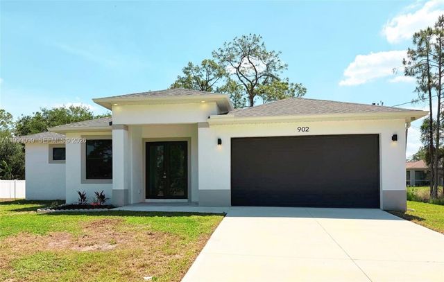 902 Magnolia Avenue, Lehigh Acres, FL 33972