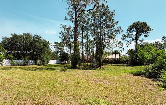 902 Magnolia Avenue, Lehigh Acres, FL 33972