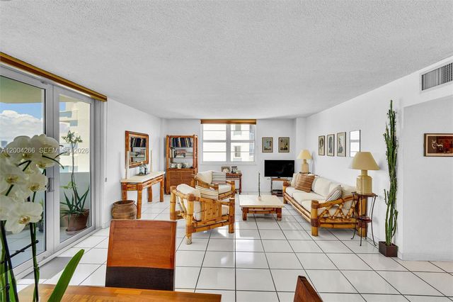 5 Island Avenue 12C, Miami Beach, FL 33139