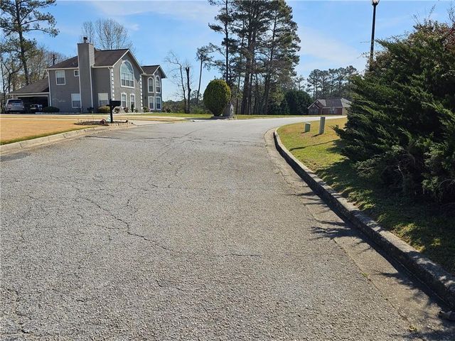 8425 Falling Rocks Way, Lithonia, GA 30058