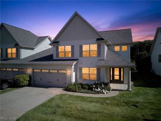 312 Lake Breeze Cove, Eastlake, OH 44095