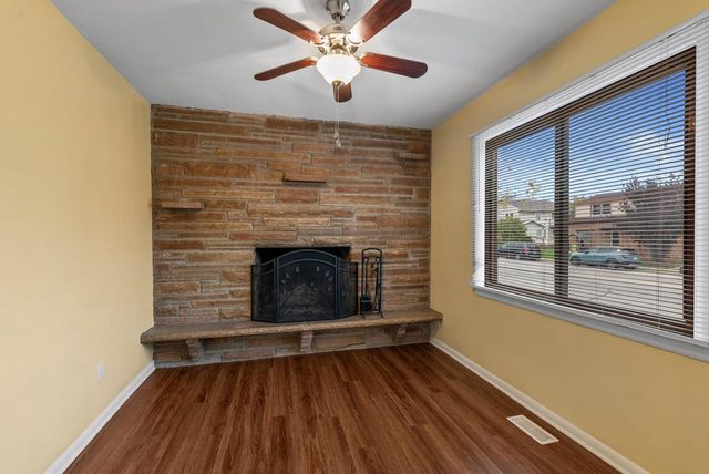 412 N Chicago AVENUE, South Milwaukee, WI 53172