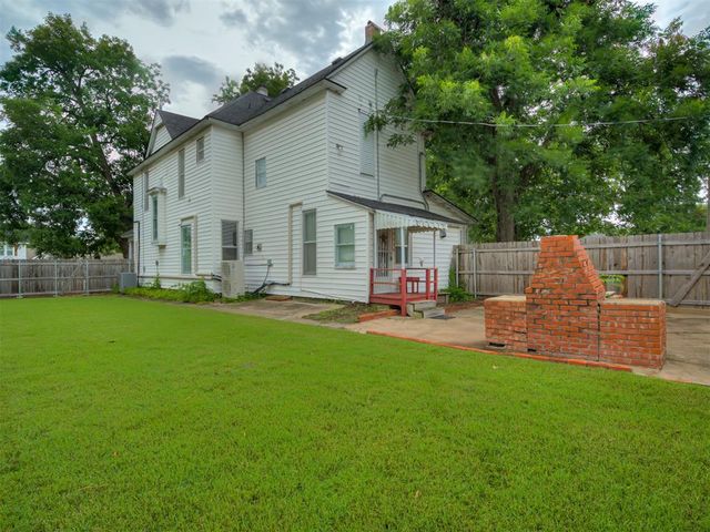 702 N Park Avenue, Shawnee, OK 74801