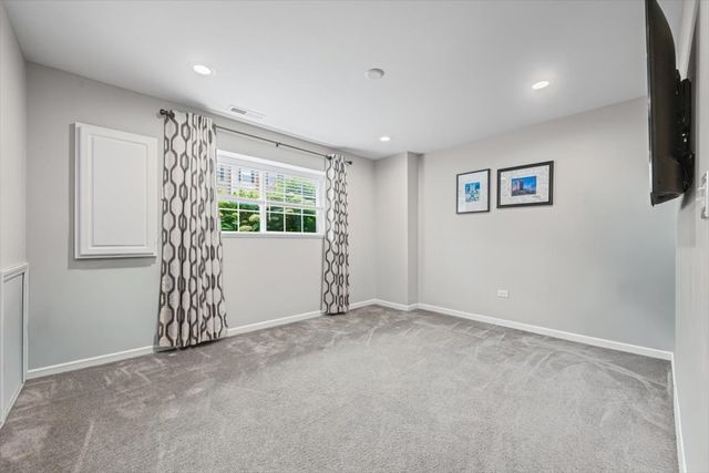 300 Lionel Drive, Grayslake, IL 60030