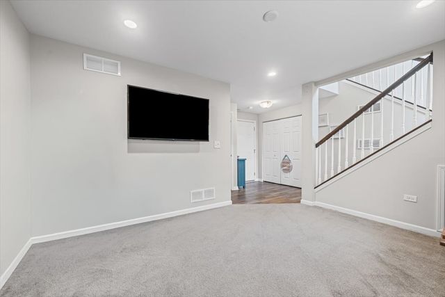 300 Lionel Drive, Grayslake, IL 60030
