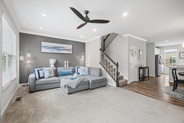 300 Lionel Drive, Grayslake, IL 60030