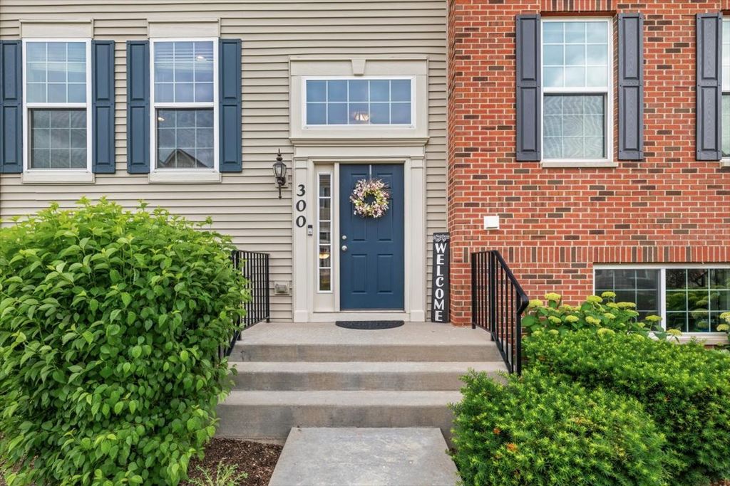 300 Lionel Drive, Grayslake, IL 60030