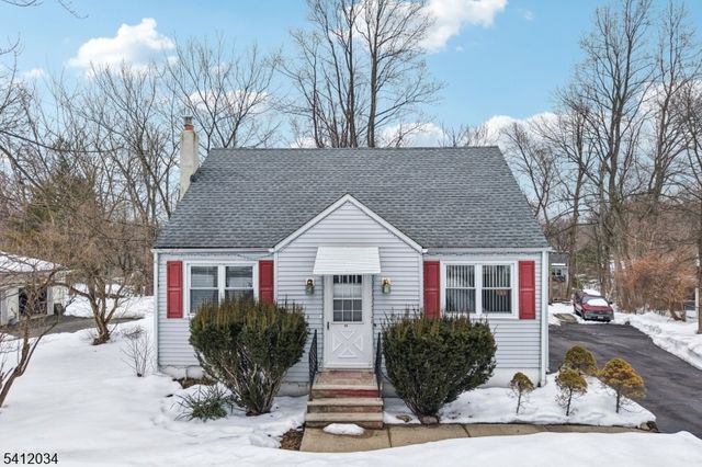 86 Kakeout Rd, Butler Boro, NJ 07405