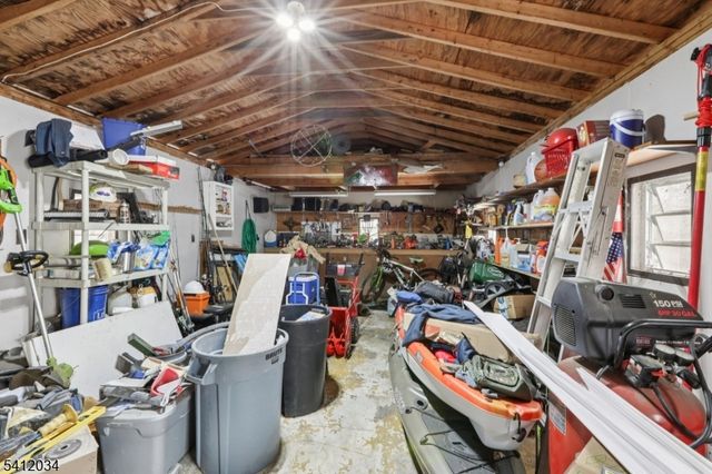 86 Kakeout Rd, Butler Boro, NJ 07405