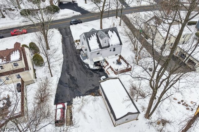 86 Kakeout Rd, Butler Boro, NJ 07405