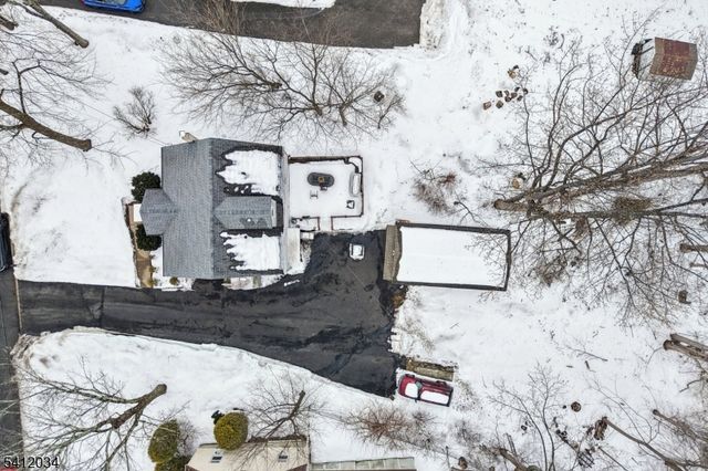 86 Kakeout Rd, Butler Boro, NJ 07405