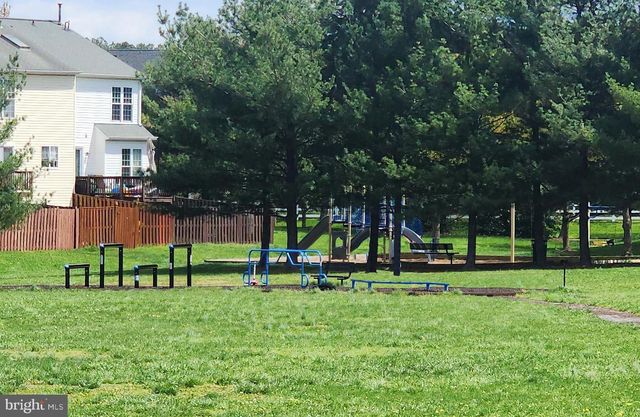 2134 COMMISSARY CIR, Odenton, MD 21113