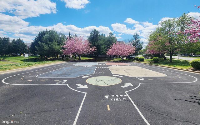 2134 COMMISSARY CIR, Odenton, MD 21113