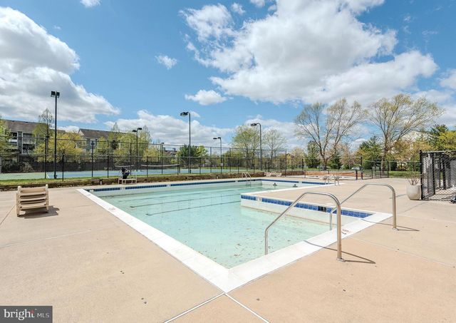 2134 COMMISSARY CIR, Odenton, MD 21113