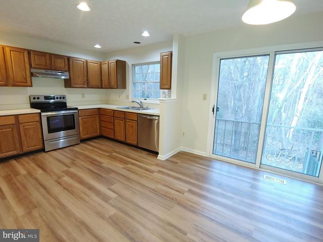 2134 COMMISSARY CIR, Odenton, MD 21113